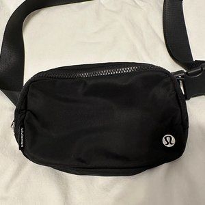 Lululemon Everywhere Belt Bag